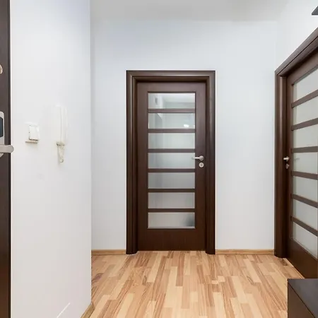 Apartament Z Bezplatnym Parkingiem I Bezplatnym Wifi 公寓 *